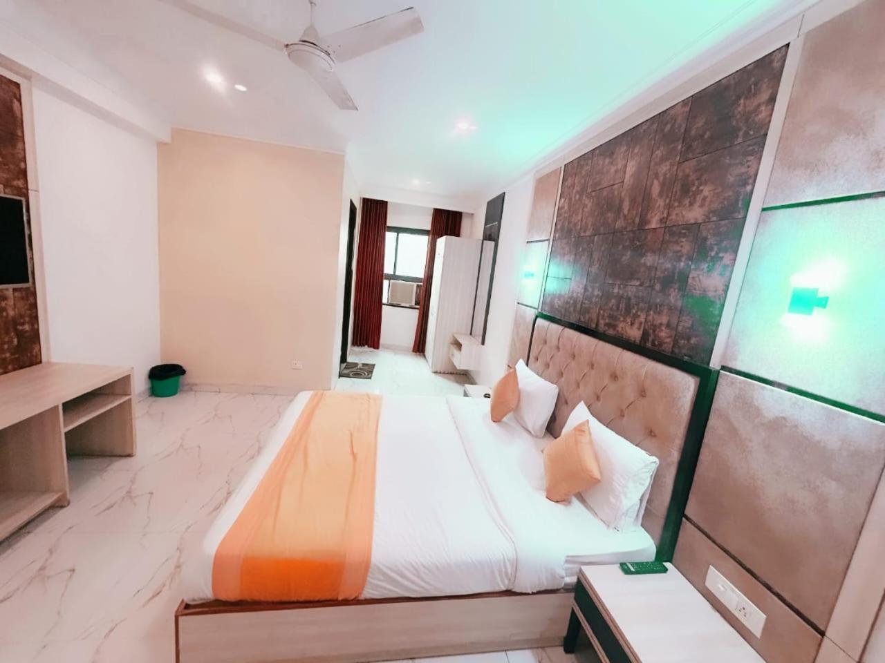 Hotel The Almora By Rs Global Near By Delhi International Airport With - Free Airport Drop ニューデリー エクステリア 写真