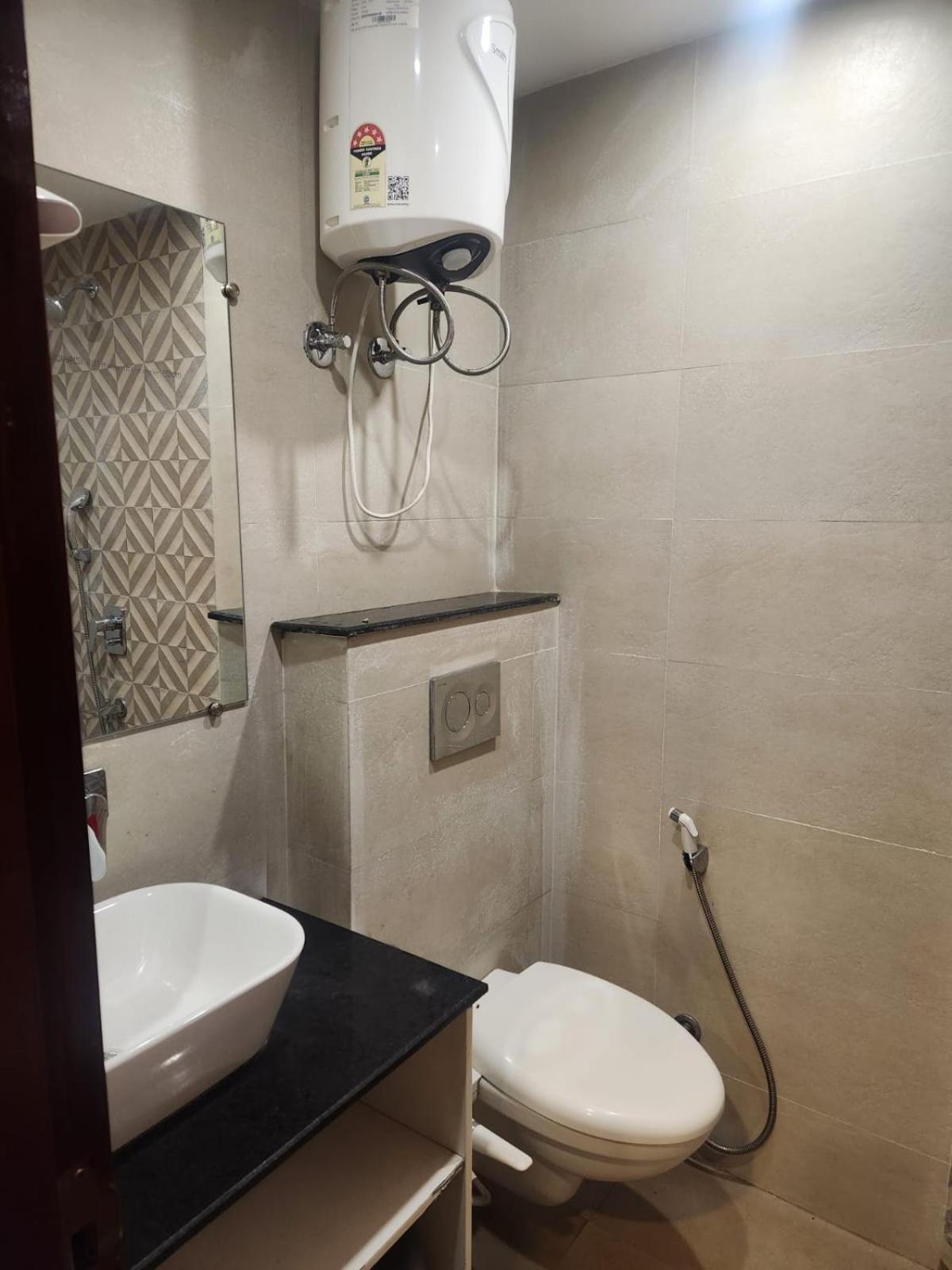 Hotel The Almora By Rs Global Near By Delhi International Airport With - Free Airport Drop ニューデリー エクステリア 写真