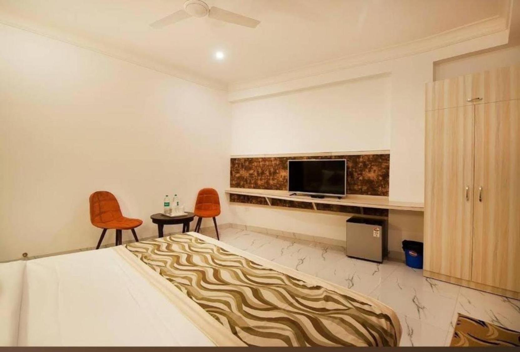 Hotel The Almora By Rs Global Near By Delhi International Airport With - Free Airport Drop ニューデリー エクステリア 写真