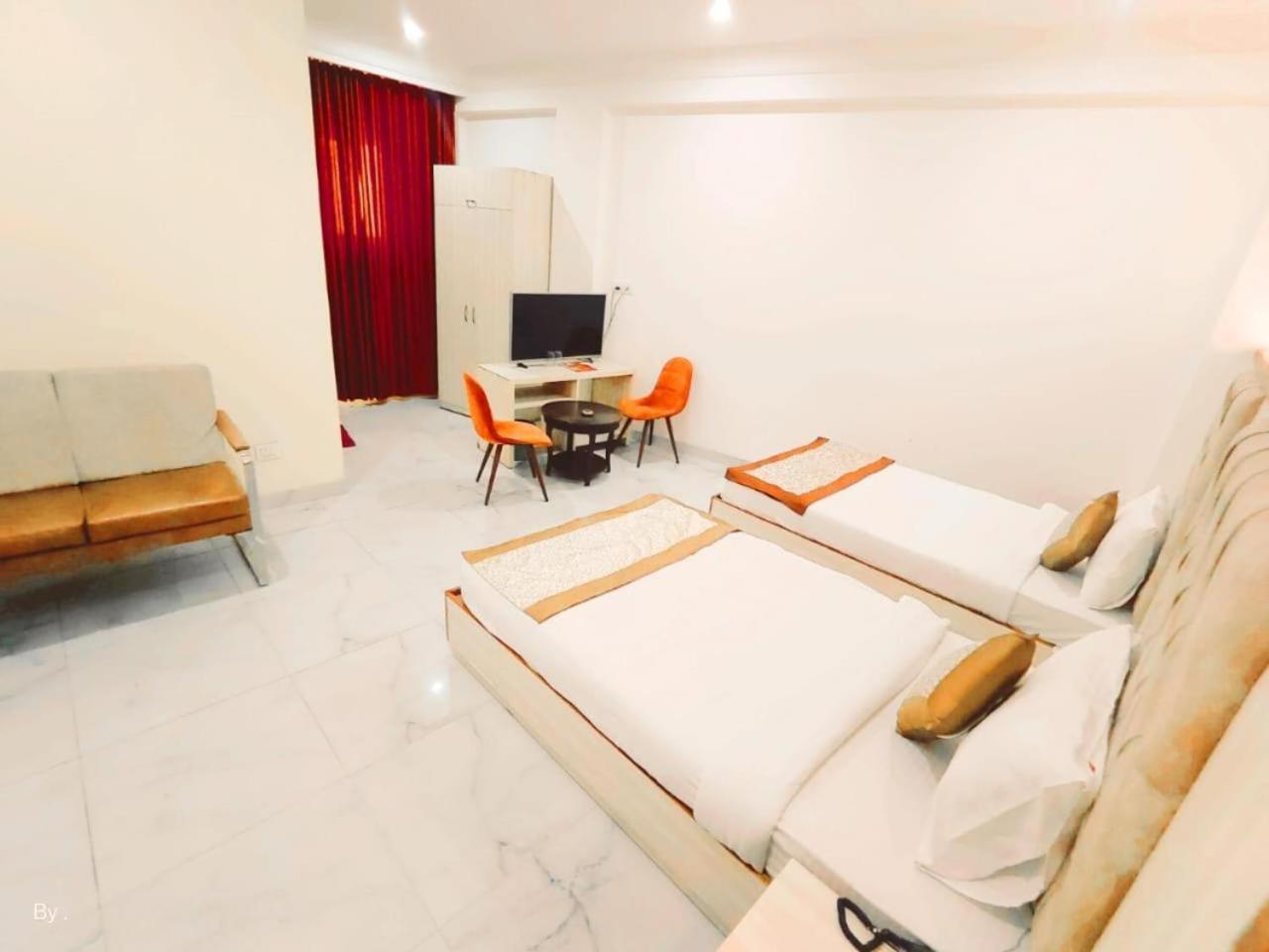 Hotel The Almora By Rs Global Near By Delhi International Airport With - Free Airport Drop ニューデリー エクステリア 写真