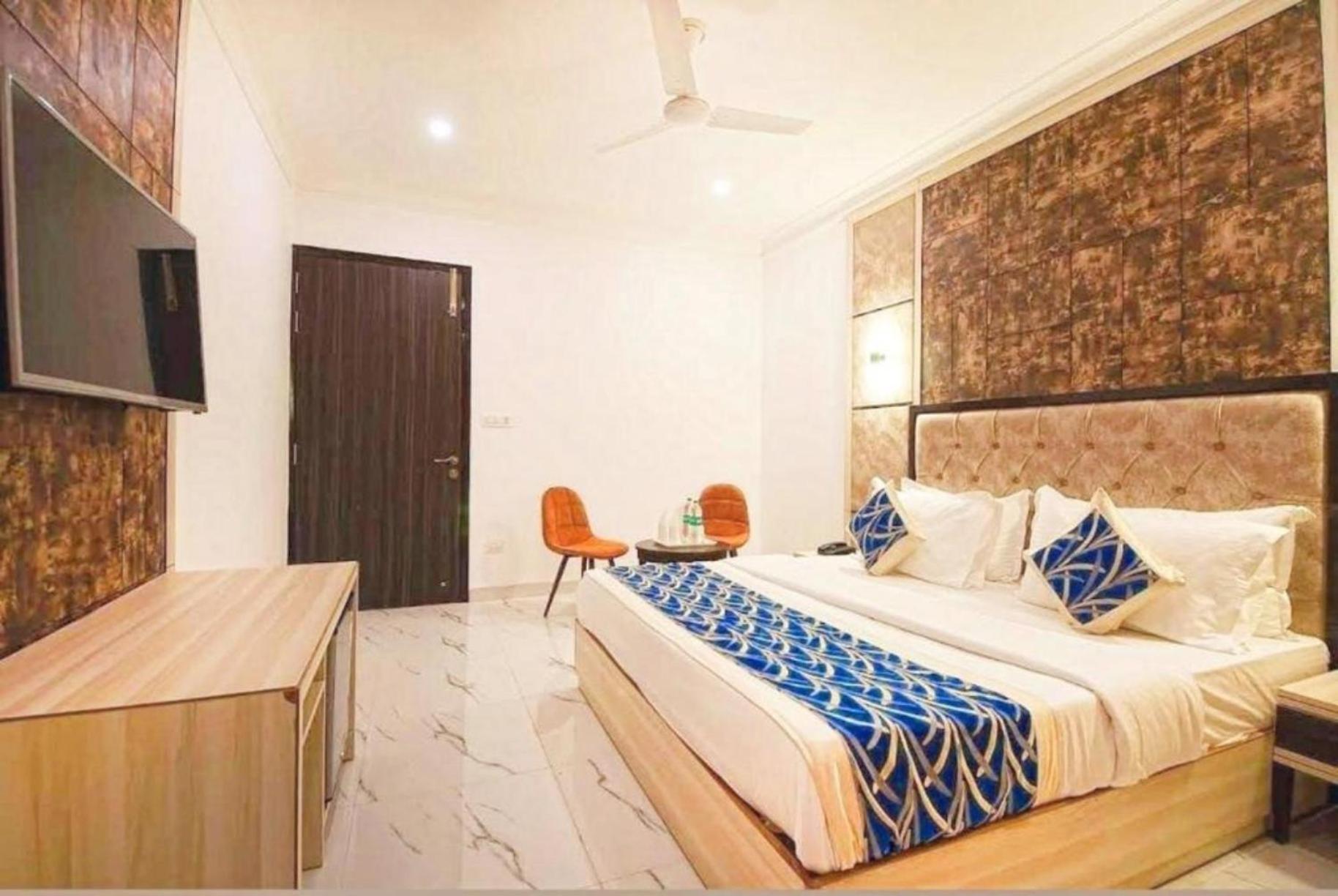 Hotel The Almora By Rs Global Near By Delhi International Airport With - Free Airport Drop ニューデリー エクステリア 写真