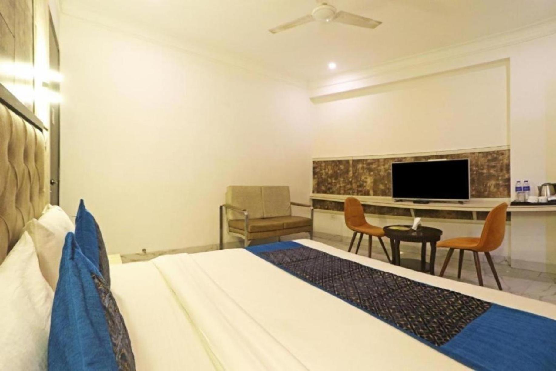 Hotel The Almora By Rs Global Near By Delhi International Airport With - Free Airport Drop ニューデリー エクステリア 写真