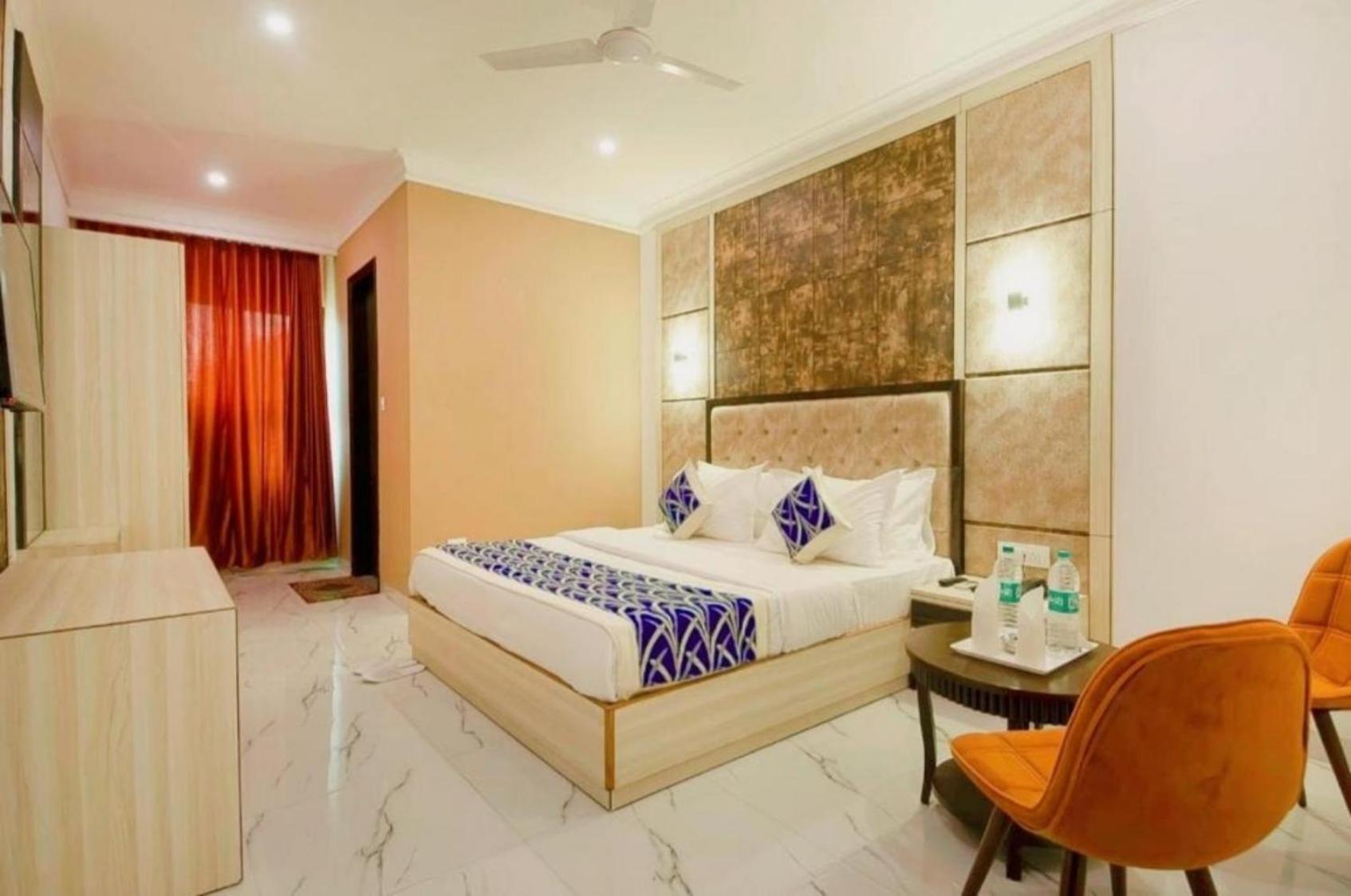 Hotel The Almora By Rs Global Near By Delhi International Airport With - Free Airport Drop ニューデリー エクステリア 写真